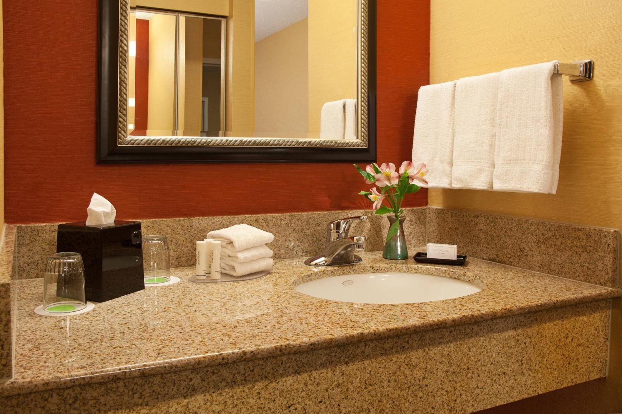 Courtyard Spokane Downtown At The Convention Center Екстер'єр фото
